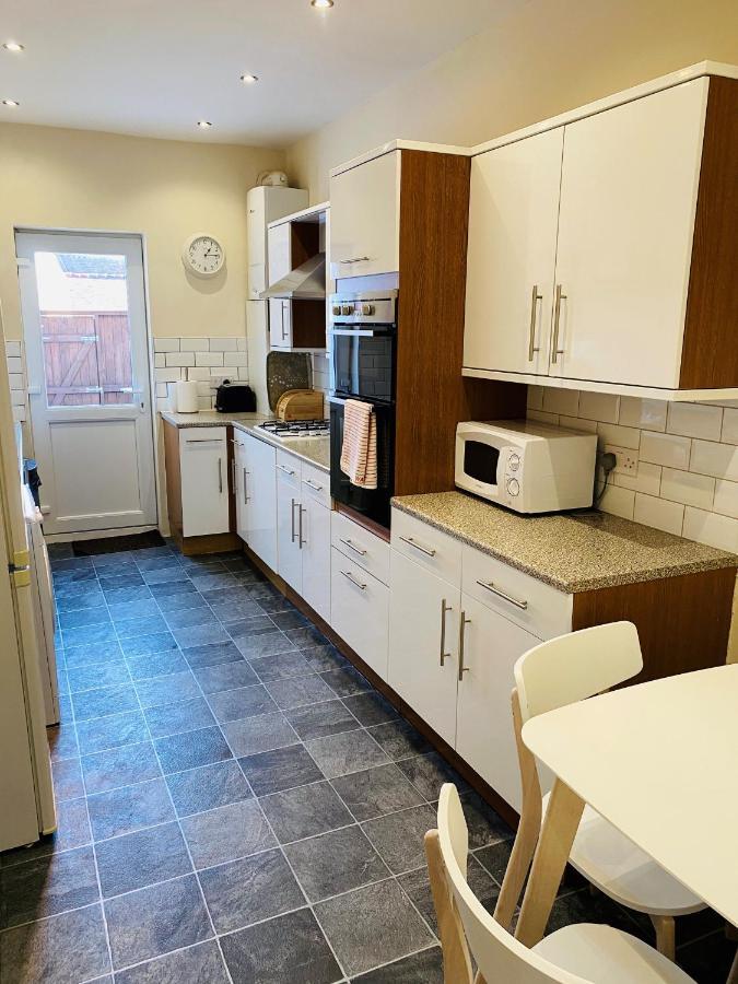Light And Spacious Highcross Apartment Poulton-le-Fylde Екстериор снимка