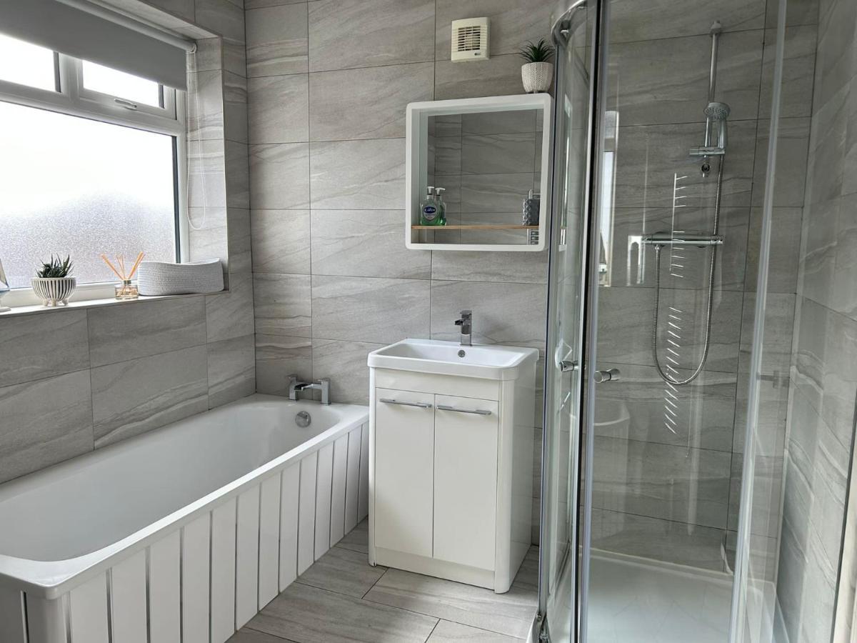 Light And Spacious Highcross Apartment Poulton-le-Fylde Екстериор снимка