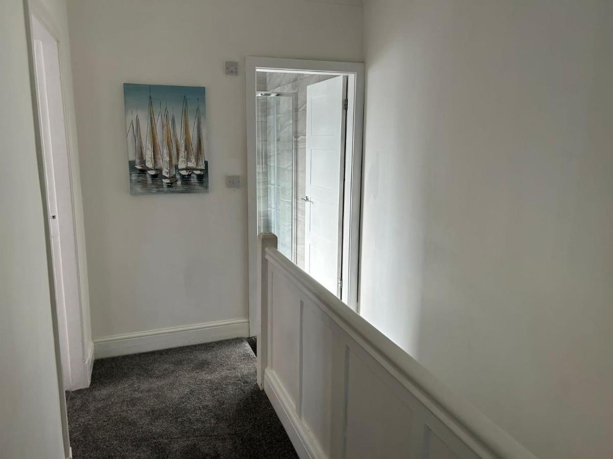 Light And Spacious Highcross Apartment Poulton-le-Fylde Екстериор снимка