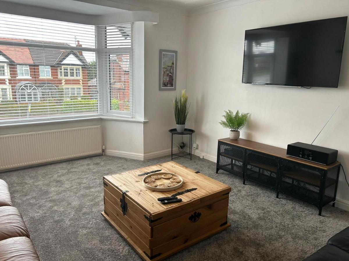 Light And Spacious Highcross Apartment Poulton-le-Fylde Екстериор снимка