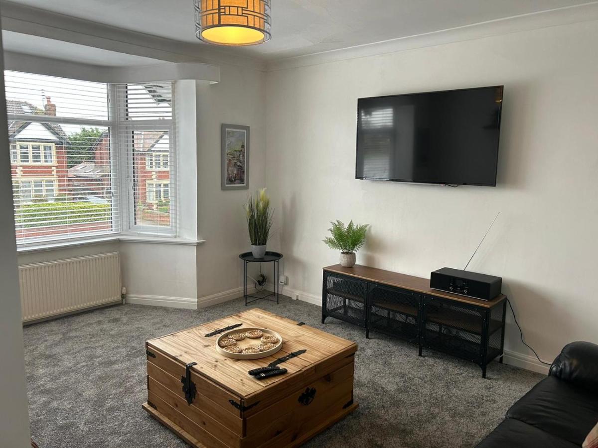 Light And Spacious Highcross Apartment Poulton-le-Fylde Екстериор снимка