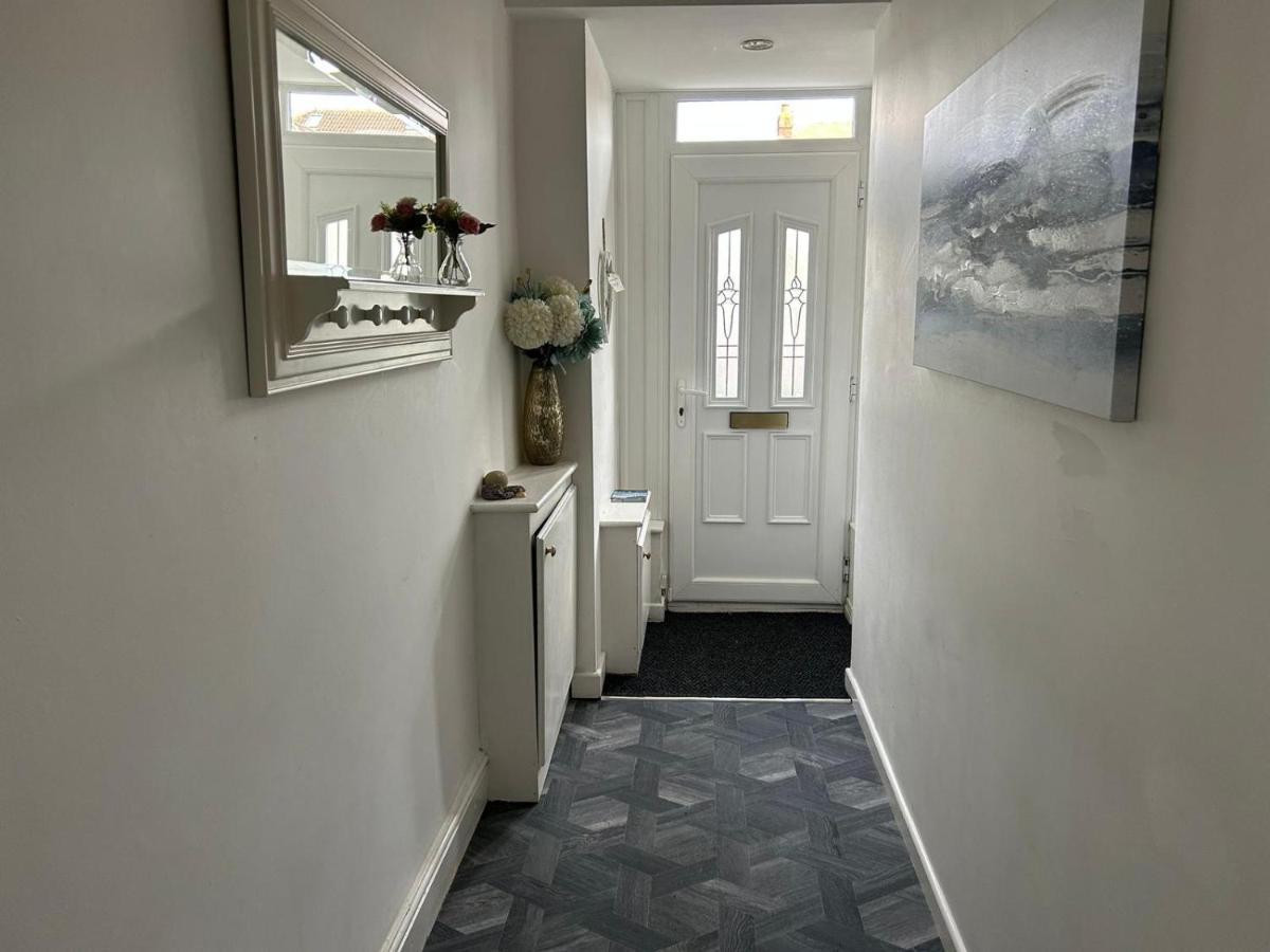 Light And Spacious Highcross Apartment Poulton-le-Fylde Екстериор снимка
