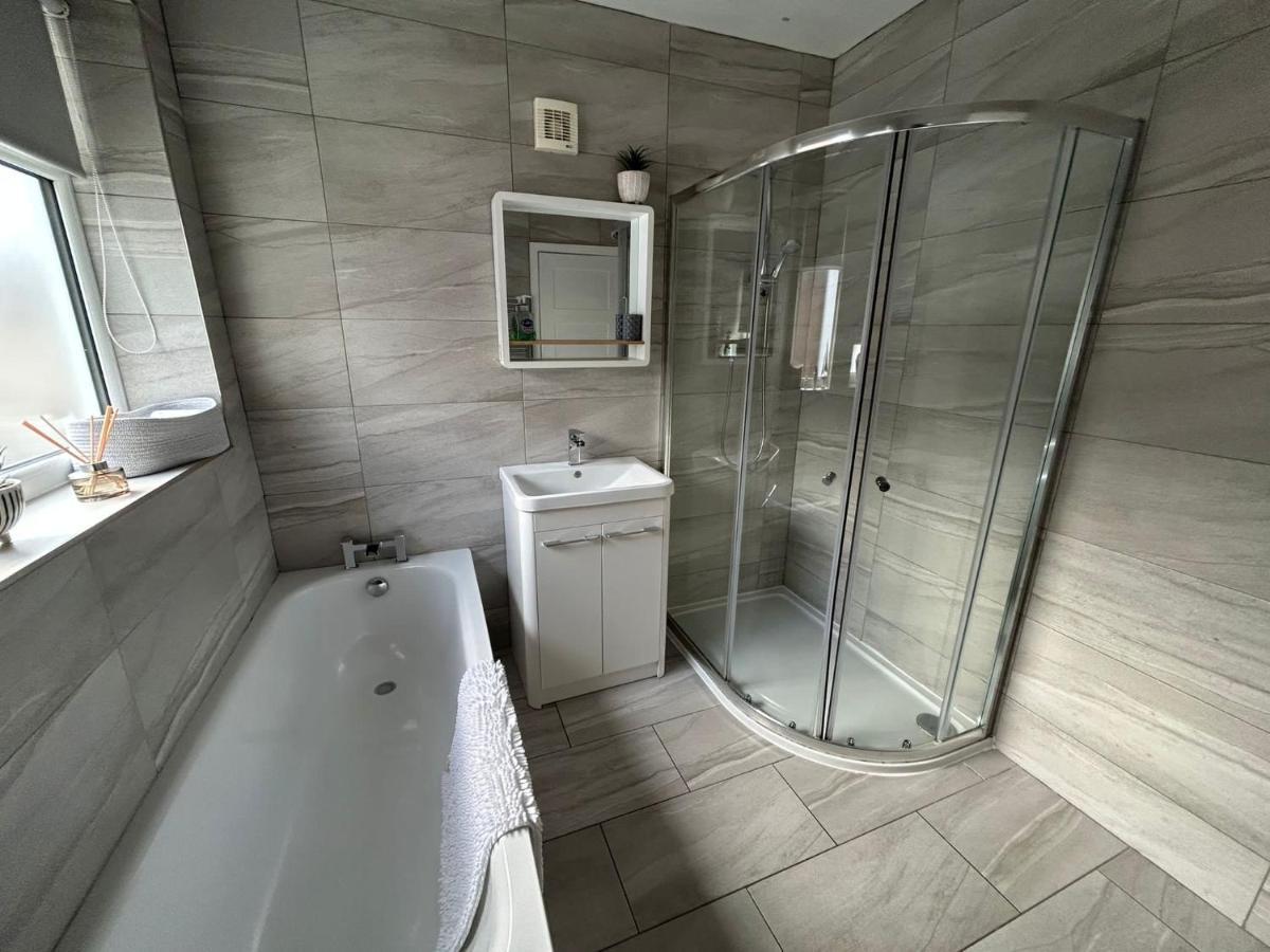 Light And Spacious Highcross Apartment Poulton-le-Fylde Екстериор снимка