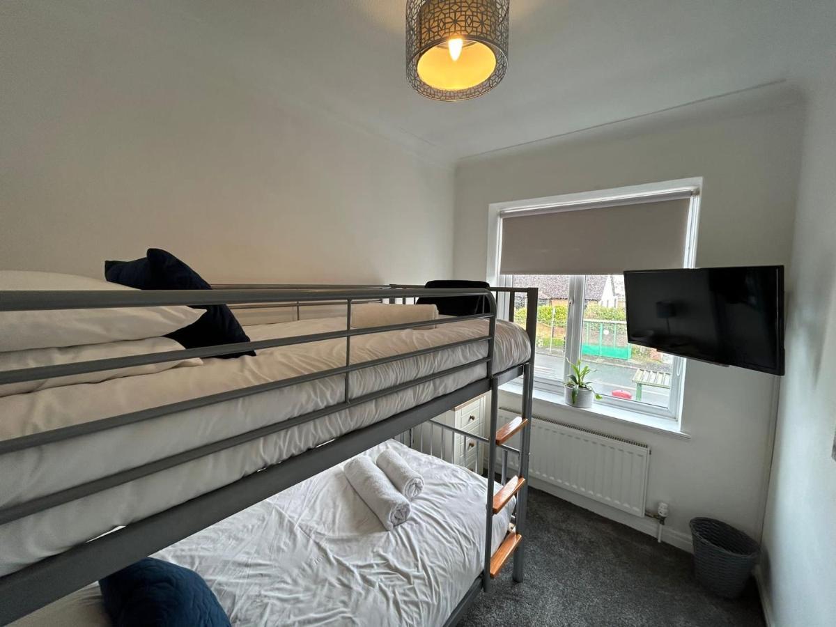 Light And Spacious Highcross Apartment Poulton-le-Fylde Екстериор снимка