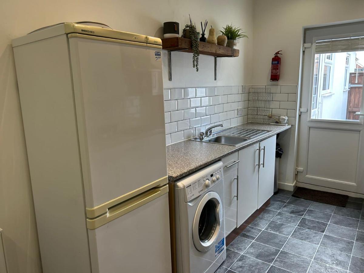 Light And Spacious Highcross Apartment Poulton-le-Fylde Екстериор снимка